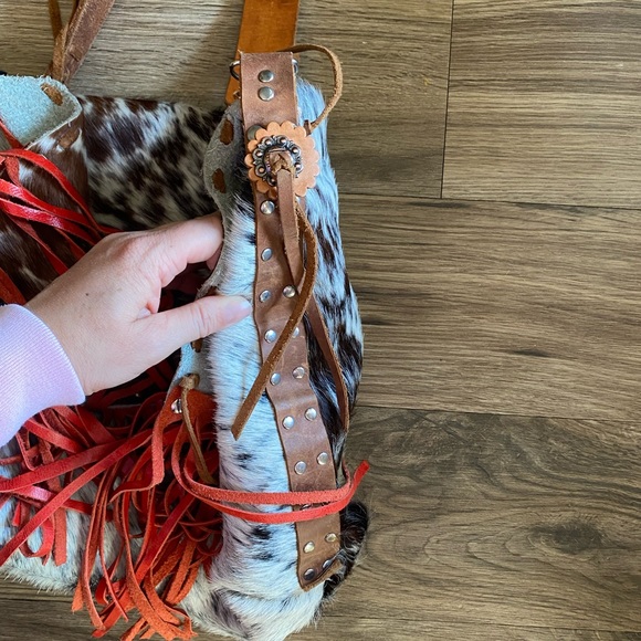 Large Cowhide Bag With Fringe - Picture 3 of 5